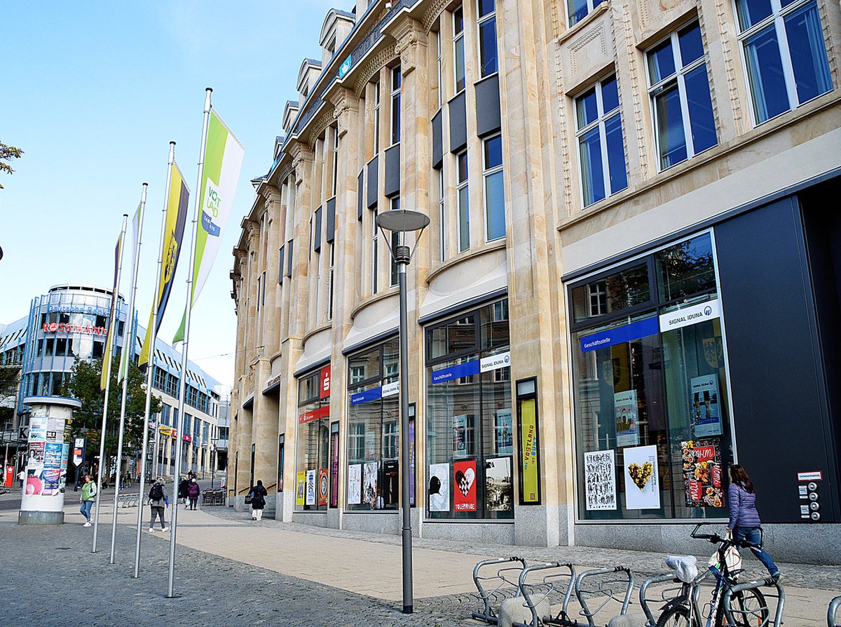 toleranceposter's tweet photo. On October 2nd, Tolerance Poster Show took place in Plauen, Germany as a response to a Neo-Nazi rally. Posters were displayed on the route of the rally, and through the city.
More here:
https://t.co/8ci6qCJz9D

#tolerancepostersshow #toleranceproject #tolerance #Plauen #NeoNazi https://t.co/AP2Y0wqX9D