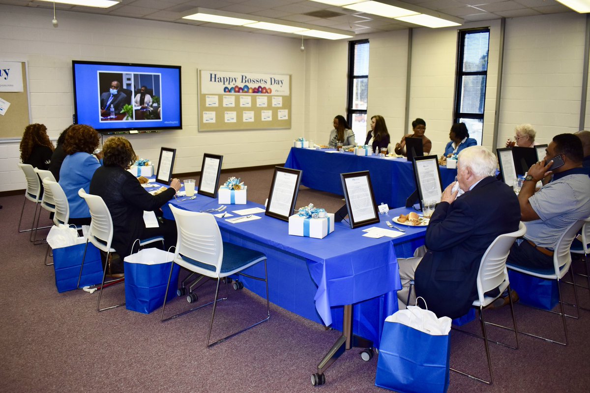 RoanokeChowanCC's tweet photo. Yesterday we hosted our Boss’s Day Luncheon honoring our Board of Trustees, and our Senior Leadership Team! We are so grateful for all they do to ensure the success of our faculty, staff, and students! 

#DiscoverRCCC https://t.co/uqIyAh0OkG