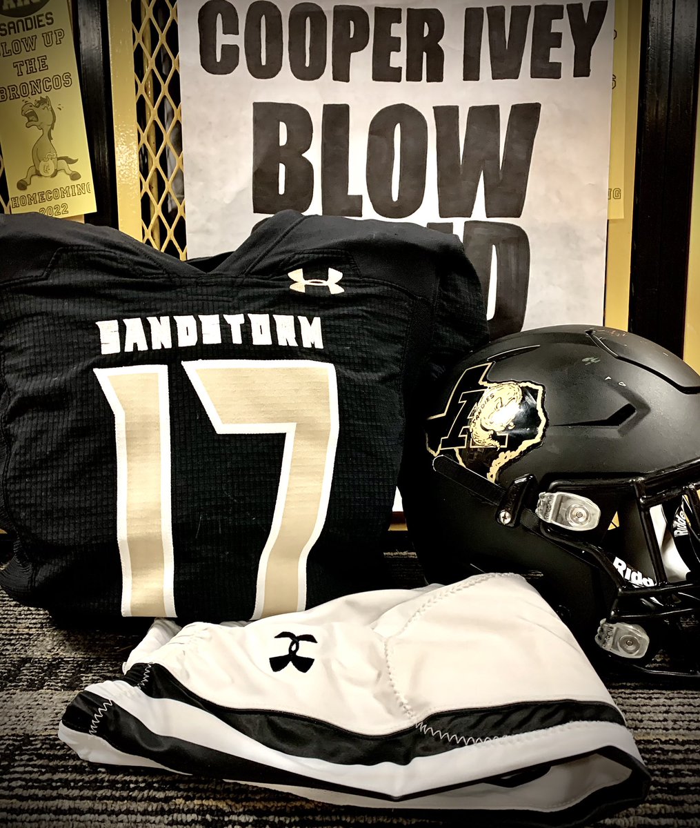 sandiefootball's tweet photo. Gameday Threads. ⚫️⚫️⚪️

#KTA | #BeatCooper https://t.co/eXRzbck2eV