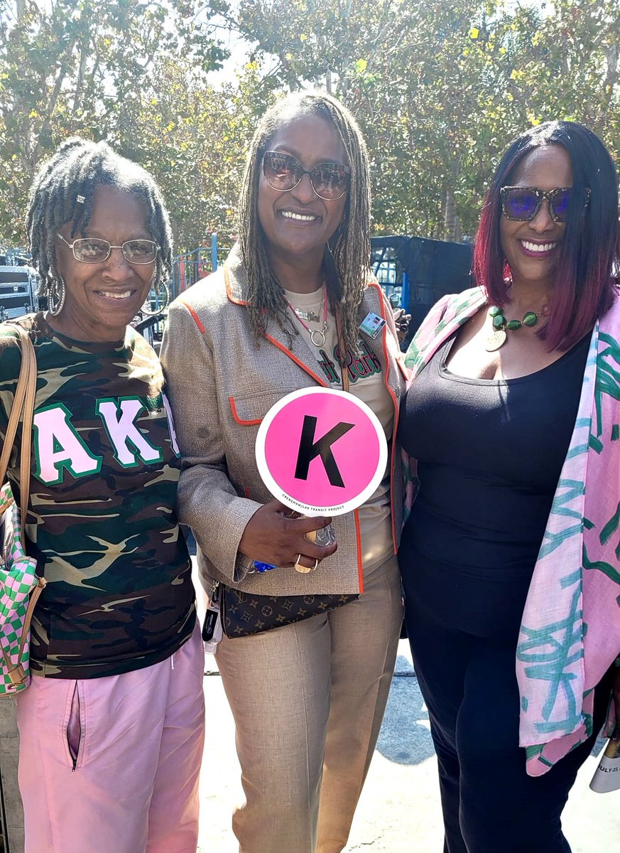 MLOAKA's tweet photo. Mu Lambda Omega members Mary Christian and President Andria Hancock-Crear congratulate Supervisor Holly J. Mitchell on the opening of the Crenshaw K Line. It's a great day in the 2nd Supervisorial District!👏🏾👏🏾🎉
#MLOAKA #AKAFWR #MetroKLine https://t.co/slUY0akwsg