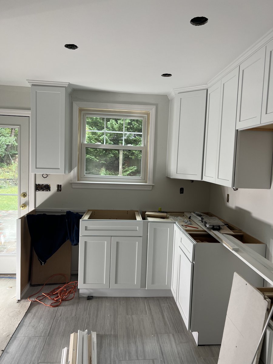 FBrenovations's tweet photo. Can you spot the difference? The Cabinets are in!
#remodel #housegoals #homeimprovement #firebellyeffect #housedesign #home #renovation #construction #realestate #homerenovations #building #interior #contractor #builder #homesweethome #dmv #renovationhome #firebellyeffect https://t.co/P7AZz5kuUH