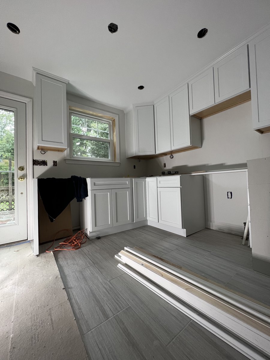 FBrenovations's tweet photo. Can you spot the difference? The Cabinets are in!
#remodel #housegoals #homeimprovement #firebellyeffect #housedesign #home #renovation #construction #realestate #homerenovations #building #interior #contractor #builder #homesweethome #dmv #renovationhome #firebellyeffect https://t.co/P7AZz5kuUH