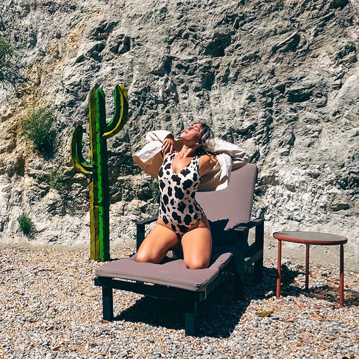aytuhzee's tweet photo. This is my favorite piece from the series. 
Title: She Takes Up Space
Dedicated to all women who have ever felt like they’re “too much.” https://t.co/YbWONFMtYI