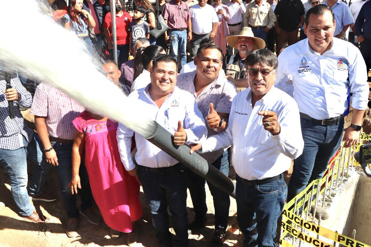 DelegacionCSL's tweet photo. Interconexión del Pozo 4 al acueducto 1 en CSL, lo que aporta 50 litros a la red con una inversión de $3 millones 800 mil pesos. Dicho evento, fue encabezado por el alcalde Oscar Leggs Castro, el delegado Raymundo Zamora Ceseña, el director OOMSAPAS Ismael Rodríguez Piña.
#GCSH https://t.co/WTYiBXKaZZ