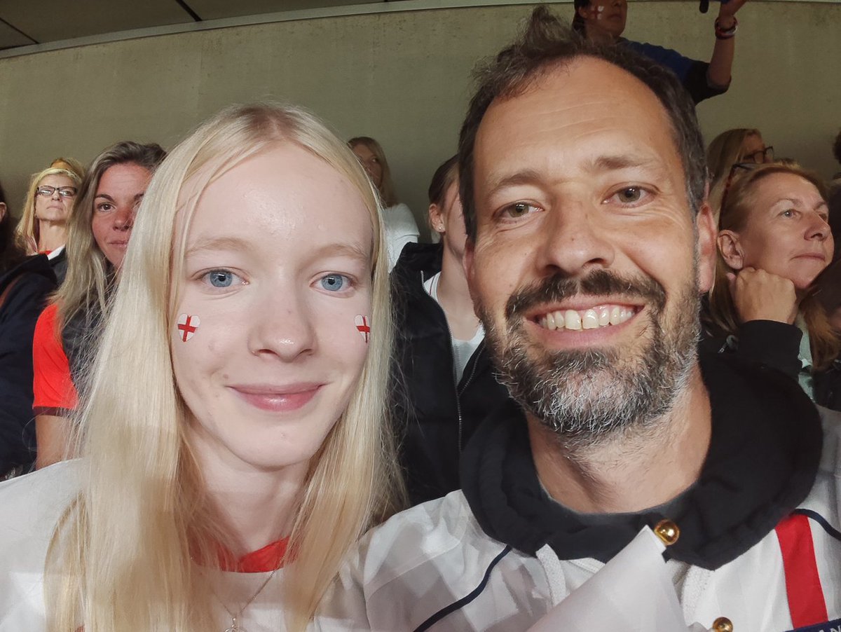 lindner78's tweet photo. Great to be at #wembley this evening and even better to see our #norfolkgirl @lauren__hemp bag the first goal! Come on England! #engvusa @BobRutler #football #lionessess #familyouting #fridaynightentertainment https://t.co/f1bT6XR78S