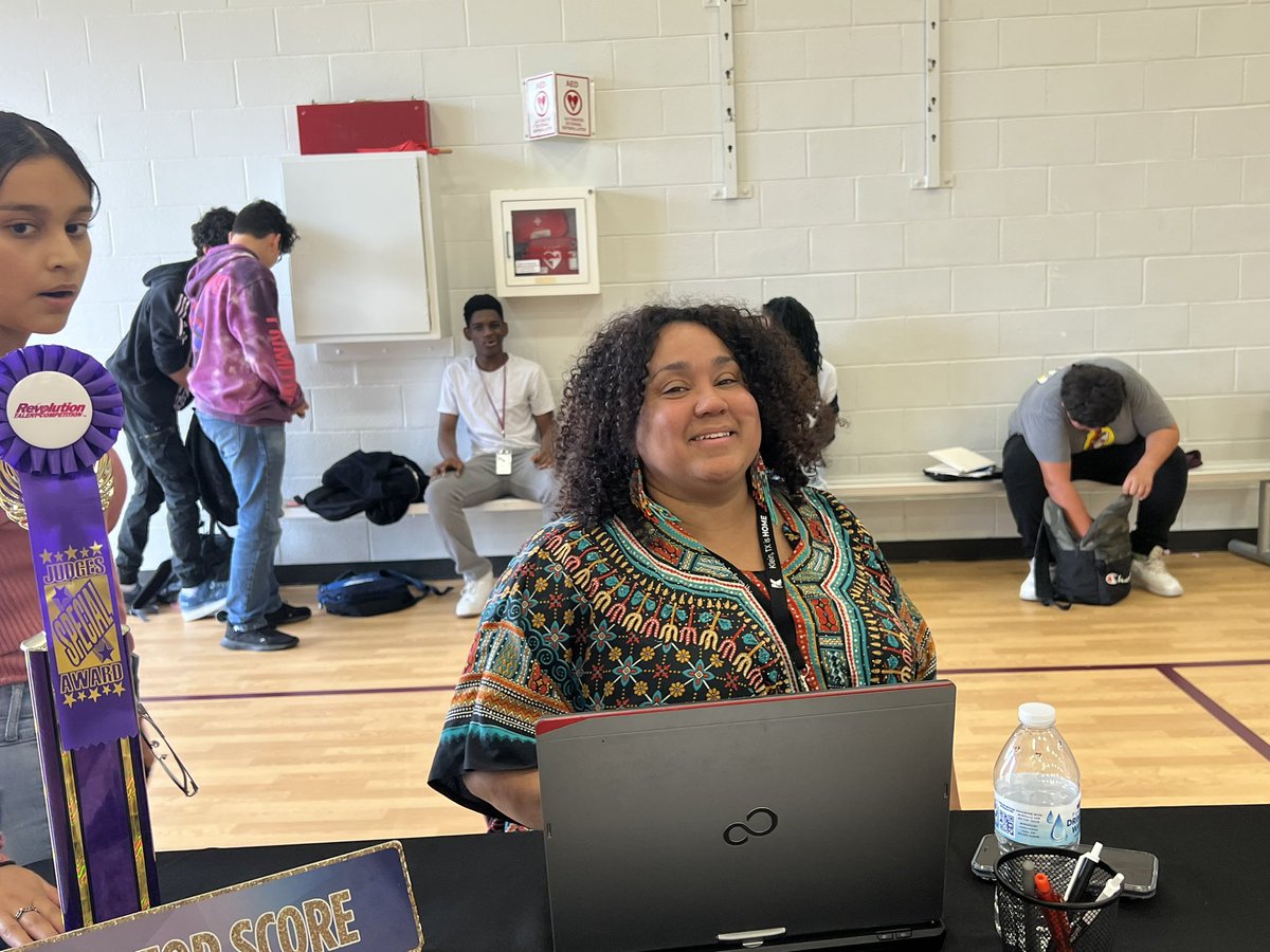 hollywood2034's tweet photo. At Wunderlich, our students enter with a promise and leave with a purpose! Our first College and Career Day was a success! https://t.co/lHRmAXPG4E