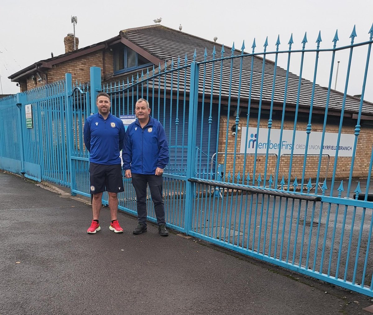 WeAreAyrfield's tweet photo. We'd like to thank the kind passerby who tookthis photo on Tues. We informed him that we were trying hard to get the building turned into a Youth Club. He said "He said, jaysus its a small world. I fought to found a Youth Club over 50 years ago and its something I'm very proud of https://t.co/UL4YZporcj