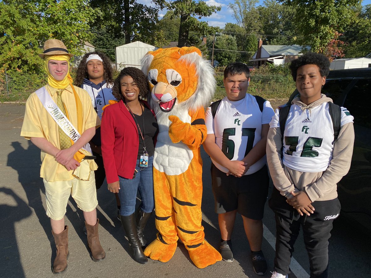 Coach_Hoffert's tweet photo. Come and meet new @LJMS_FCPS principal, Ms. Raven Jones, appearing with Jackson the Tiger at the @FallsChurchHS homecoming parade RIGHT NOW! #WeROARasONE https://t.co/MSX26Cyif2