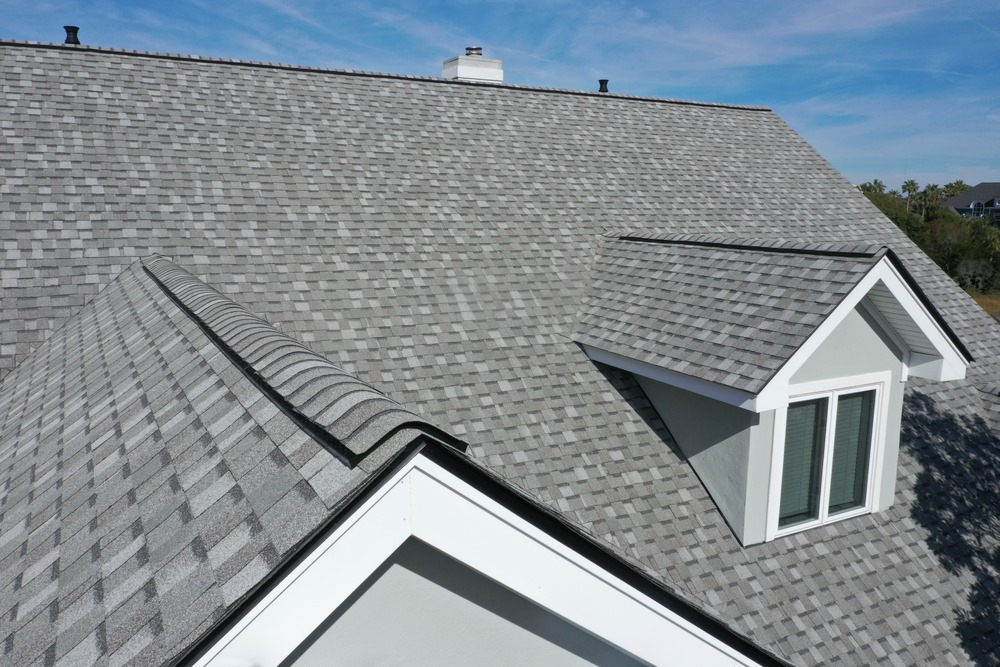 CanAmRoofing's tweet photo. At Can-Am Roofing and Solar, we proudly service residential properties as well as commercial properties, big or small. Get to know more about us. Give us a call today. https://t.co/yqivVtYM7j