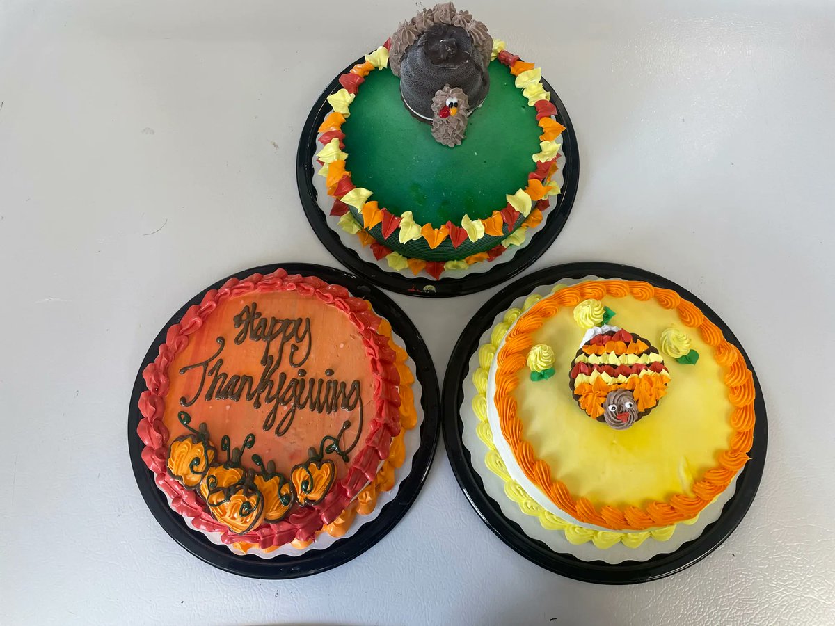 Are you looking for the perfect treat after a yummy Thanksgiving dinner? Come and grab one of these adorable and delicious Thanksgiving cakes to enjoy with your friends &amp; family! #happytastesgood #lovemydq