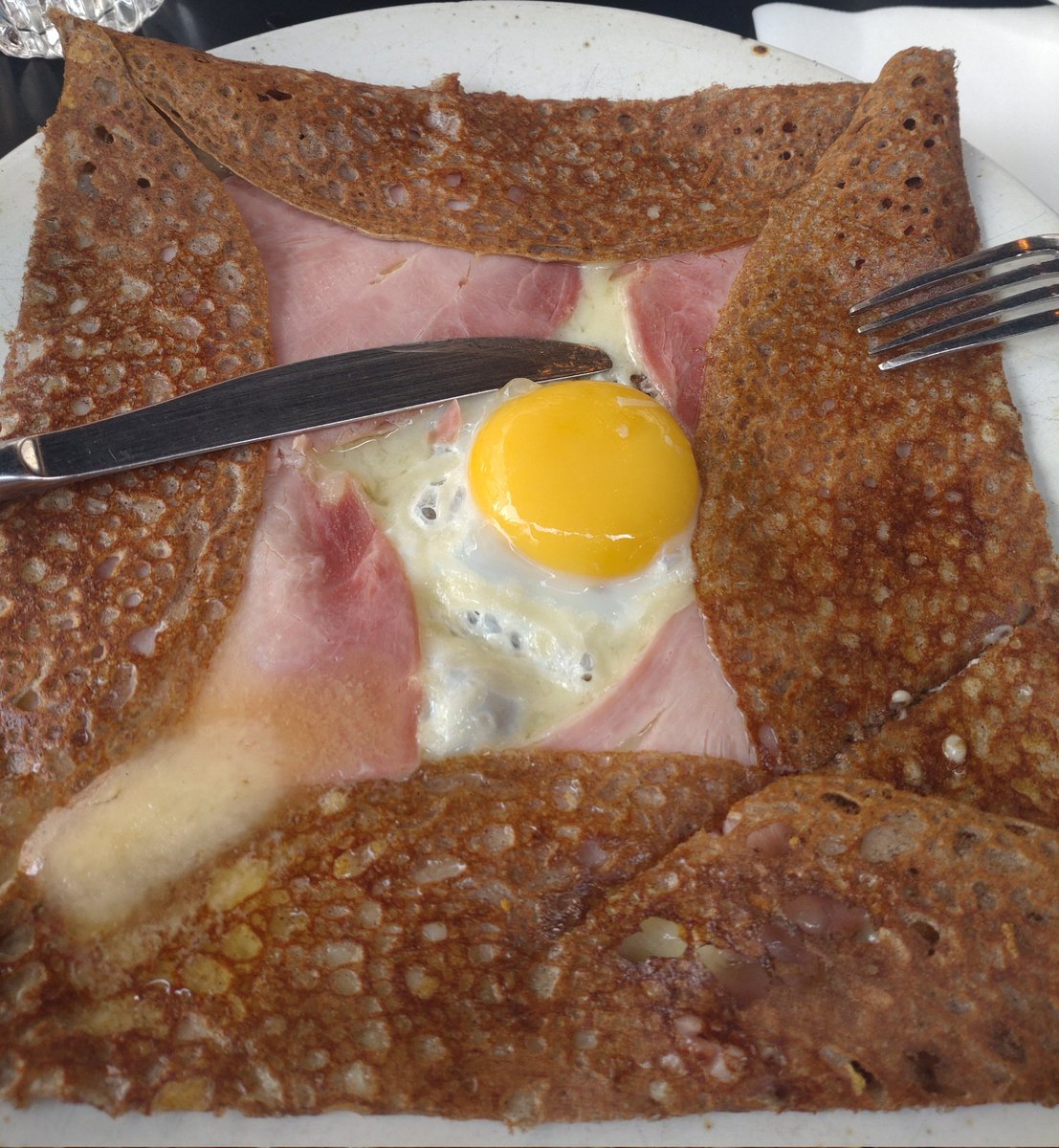 dtvr12's tweet image. A normal Friday in Audrey 's life. It's past 11pm and it's Time to have dinner 😅
#everythingisnormal