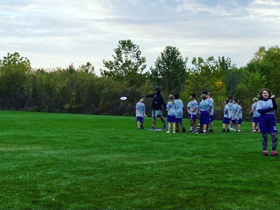 BburgHPE's tweet photo. Students in 6th gr #PhysEd at @AllThingsBWMS enjoyed lessons and games this weeks using flying discs. They did GREAT and had SO much fun! Ask kids about how they can play something similar to Kan Jam with just a #Frisbee and any target. #lifetimeactivity #recreation https://t.co/W0MRORiYxp
