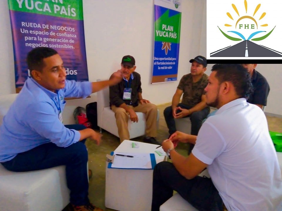 horizontes_de's tweet photo. Encuentro entre empresarios, campesinos y organizaciones en el marco del #PlanYucaPaís liderado por @SomosAGROSAVIA
 y el @MinAgricultura en el cual se busca estimular la producción de yuca industrial en el Carmen De Bolívar, Montes De María. @GobDeBolivar @monomerossa https://t.co/ovyS8daGKr