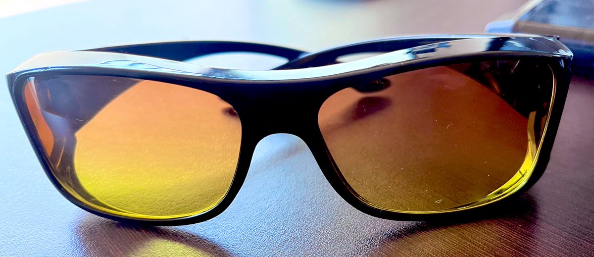 Carlaymr's tweet photo. @pablojair Te presto mis lentes jejejejeje 🤣 https://t.co/2PQ3DOGhpj