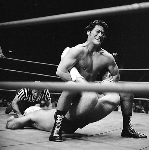 olympicaud's tweet image. The late great Antonio Inoki puts the squeeze on a Hollywood Blonde at the Olympic. Photo: Theo Ehret #18thandgrand #wrestling #inoki