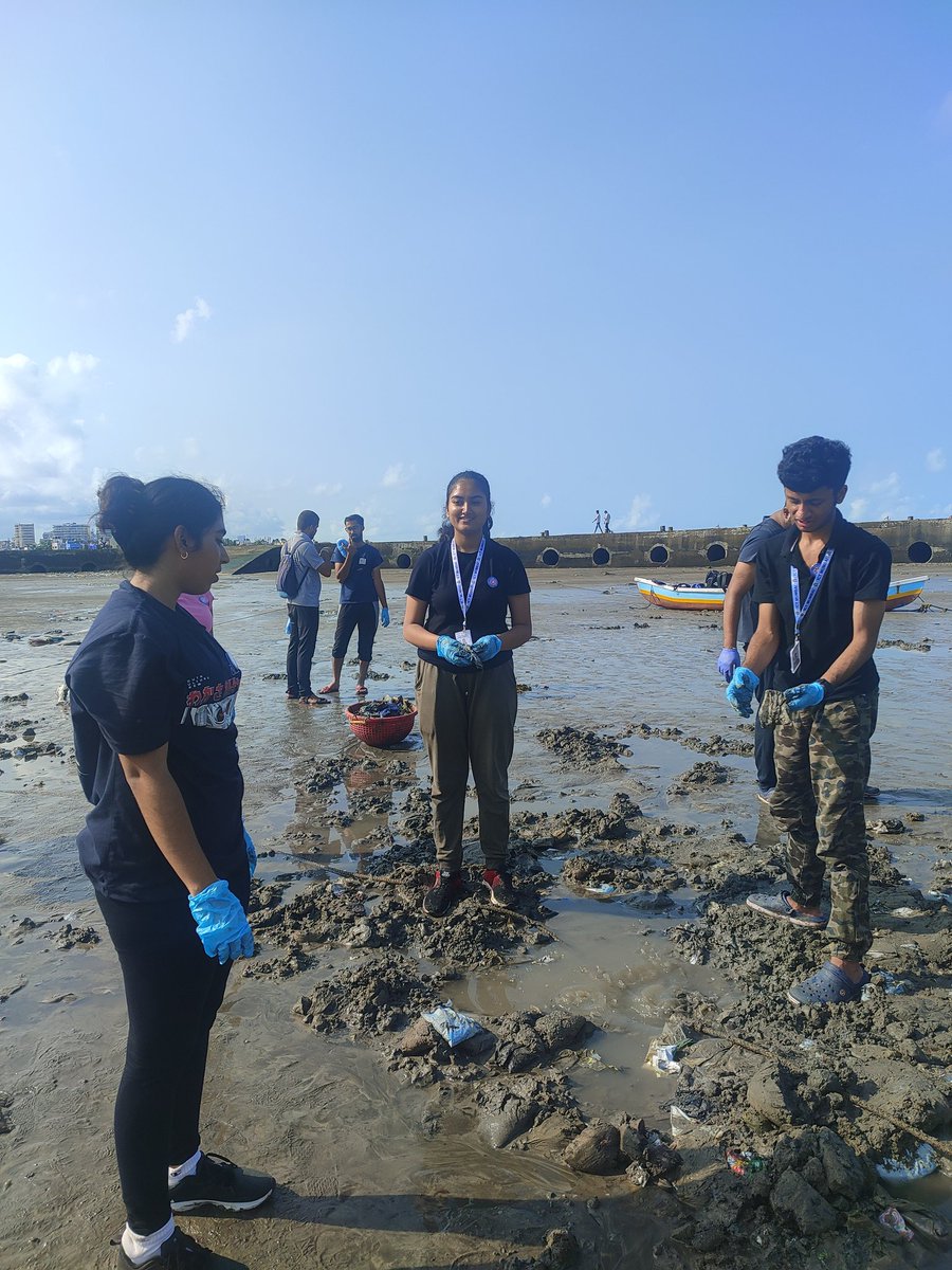 gullyclasses's tweet image. Last Sunday, we did Juhu Cleanup Drive. More than 50 Volunteers were present.

@poojadesaid @DEFindia
@OsamaManzar @TOIMumbai @IAS_Rubal @faiz_IAS @Jitin_IAS @Somesh_IAS @quaiser_khalid @4ocean @Jksoniias #JuhuCleanup #CleanMumbai #Gcf4Environment #GullyClassesFoundation #India