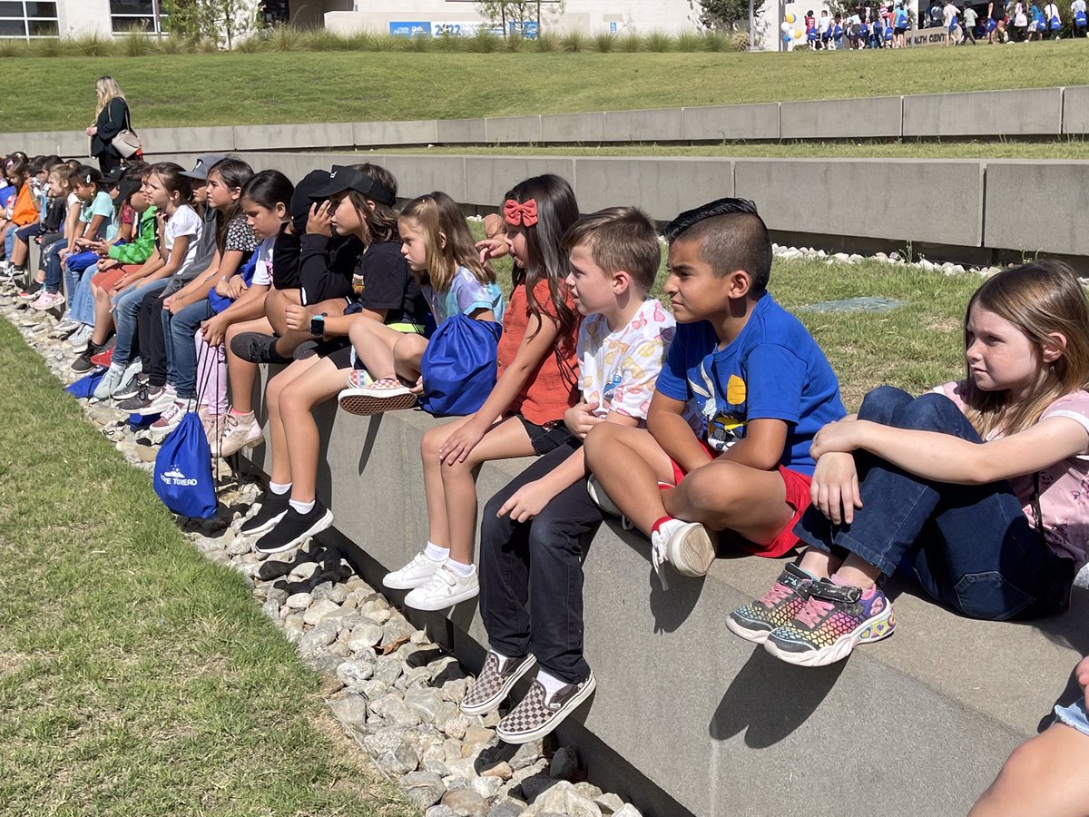 Yermo_Eagles's tweet photo. Our 1st and 2nd grade students had a blast on their field trip today to CSUSB for a Reading Rally! Lots of hands on activities and shows that kept them engaged with literacy. Thank you @SBCSS_FamEngage @SBCountySchools !! #avideagles #TheSilverValleyWay #literacy https://t.co/VF6iBqkZzD