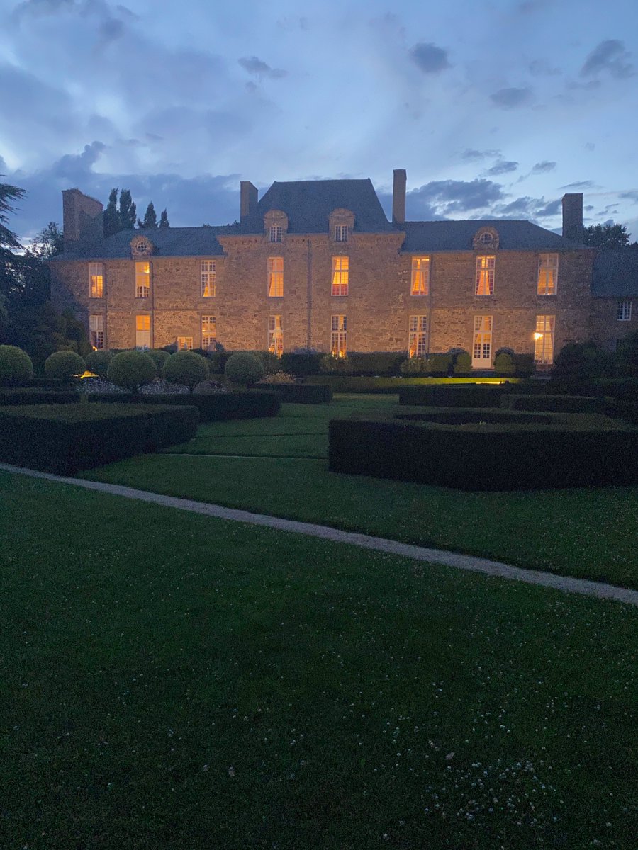 LaBallue's tweet photo. Nuit des Châteaux au Château de la Ballue et ses jardins le samedi 22 octobre 2022.

Réservation  https://t.co/7VM3HD4YK3 https://t.co/VdMZCse4jk