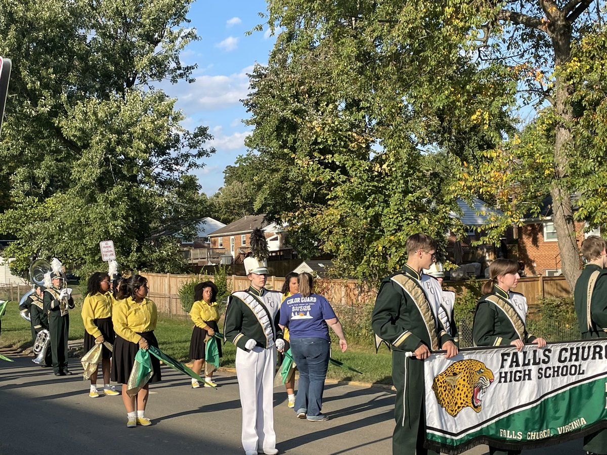 Jaguars Homecoming! Great day for a parade!!