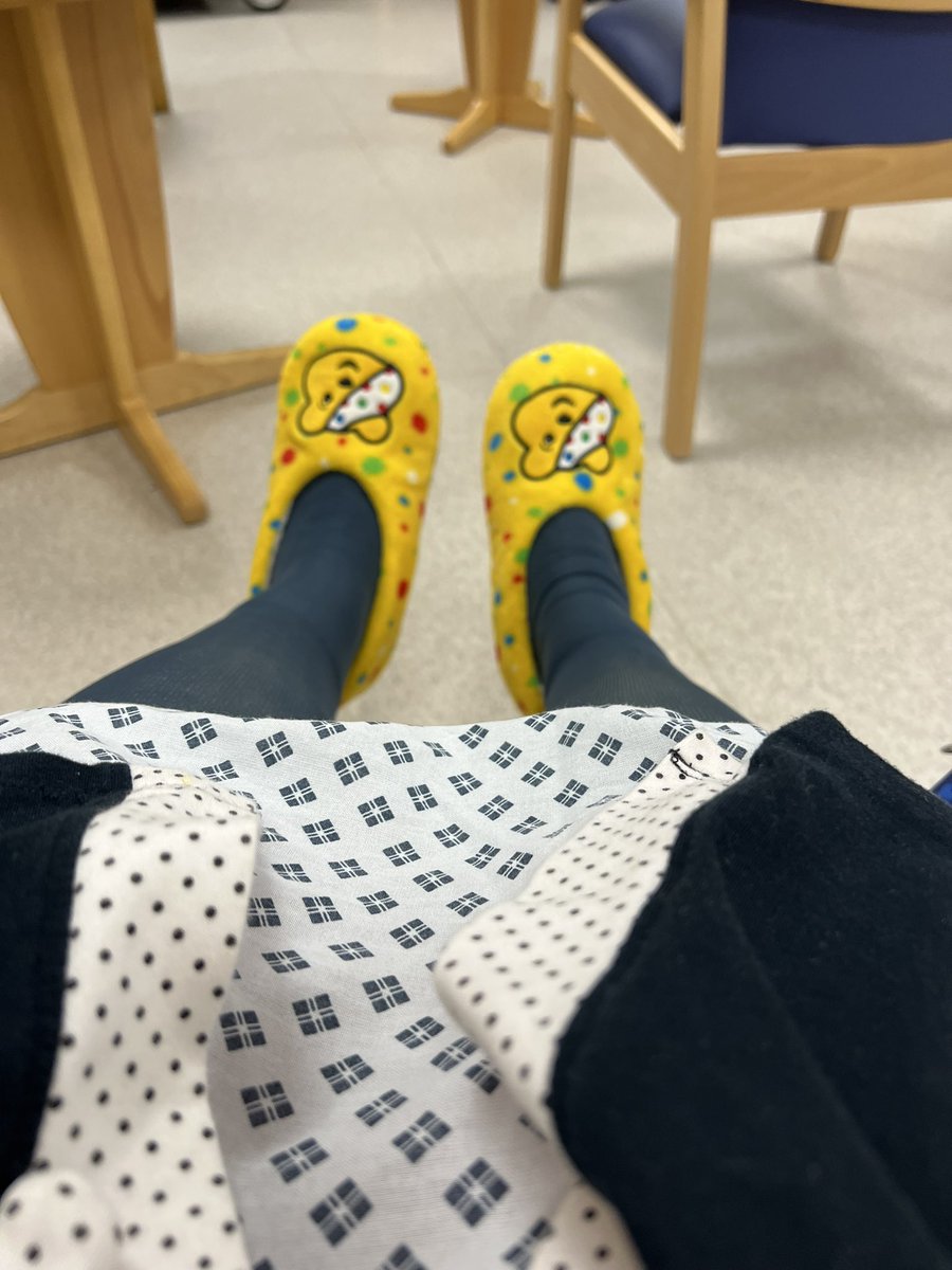 lford_louise's tweet photo. Thanks to my amazing support crew for all your messages of love ๐ฅฐ & get well wishes. All went well & on demand painkillers are doing a ๐๐ป job. Keep falling asleep mid-message so look out for random messages from me ๐๐ #brca2 #hysterectomy #preventativesurgery @LiverpoolWomens https://t.co/DOlb4YgDxR
