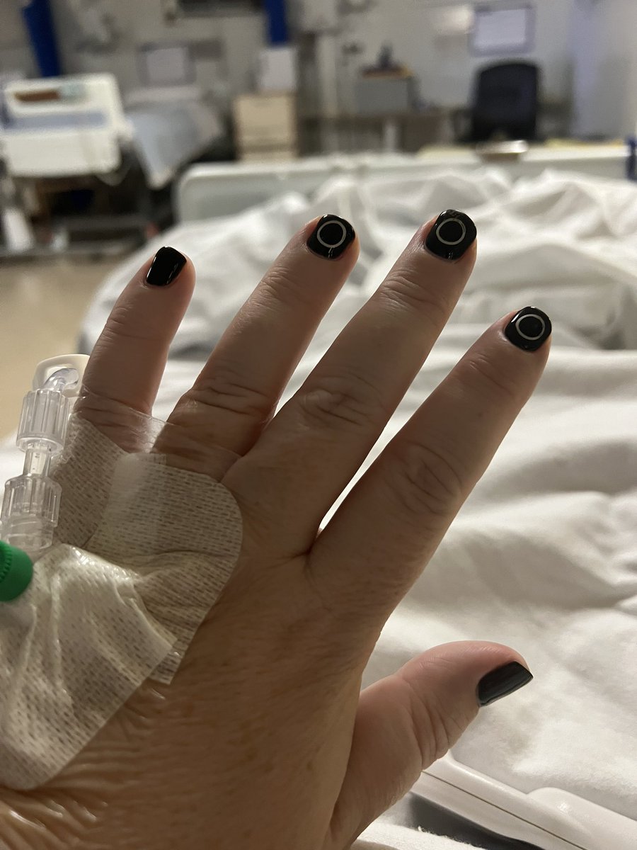 lford_louise's tweet photo. Thanks to my amazing support crew for all your messages of love ๐ฅฐ & get well wishes. All went well & on demand painkillers are doing a ๐๐ป job. Keep falling asleep mid-message so look out for random messages from me ๐๐ #brca2 #hysterectomy #preventativesurgery @LiverpoolWomens https://t.co/DOlb4YgDxR