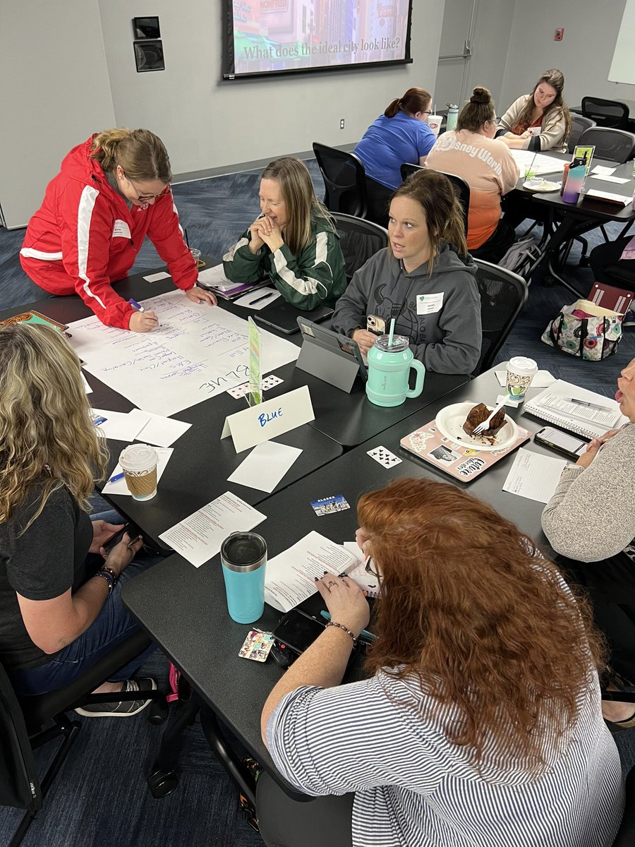 BrettFenton911's tweet photo. 🔥🔥 day @GreenbushESC Girard with teachers in the mentoring program.  Collaboration was off the CHARTS &amp; a great way for Teachers to end their week @jimdillon24 🙌 #FutureElite https://t.co/cwDV1qqCzT