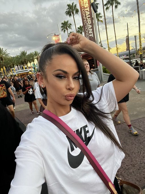 TW Pornstars KiKi Klout. The latest pictures and videos from Twitter