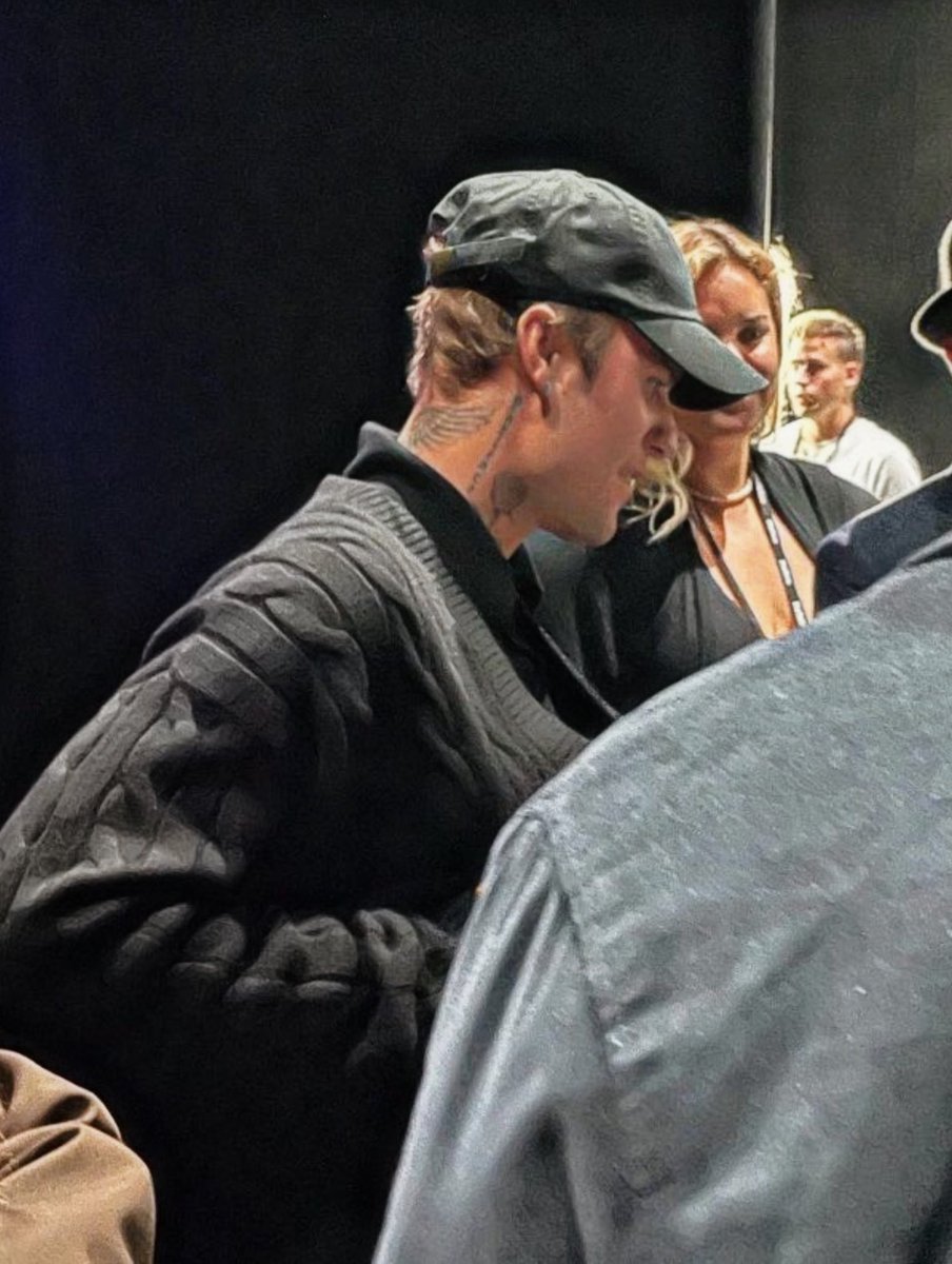 irenicbieber's tweet photo. him. https://t.co/REV3zTrwQG