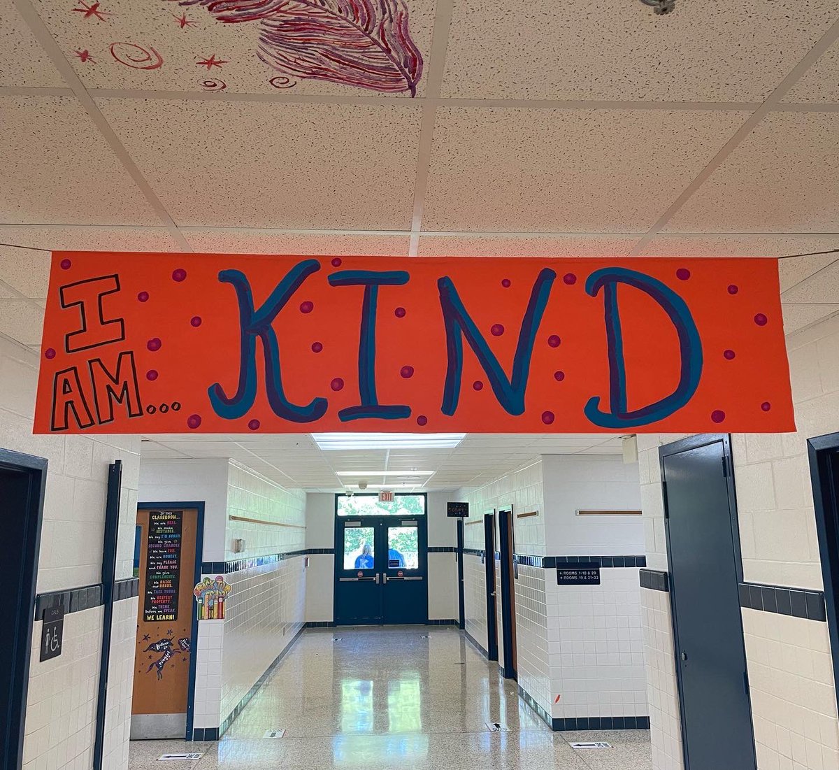 Newest hallway display! Our KES Indians are smart, strong, brave, and kind! #KESamazing #artteacher #elementaryart #PositiveVibes <a href="/KESIndians/">KempsvilleElementary</a> <a href="/HRichardson_VB/">Heidi Rinehart-Richardson</a>