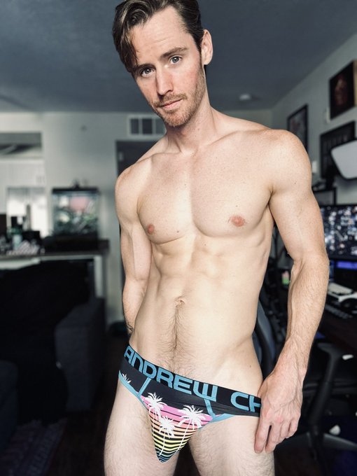 Come over. 😏 https://t.co/57kyIQMsqG