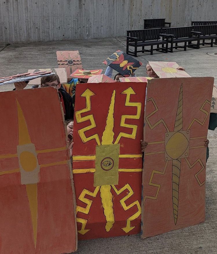 BremoreEducate's tweet photo. Shield making in #history class! 1st year practicing the testudo formation (Tortoise defence) @EducateTogether @BremoreetssHist https://t.co/Nb2F0xepmt