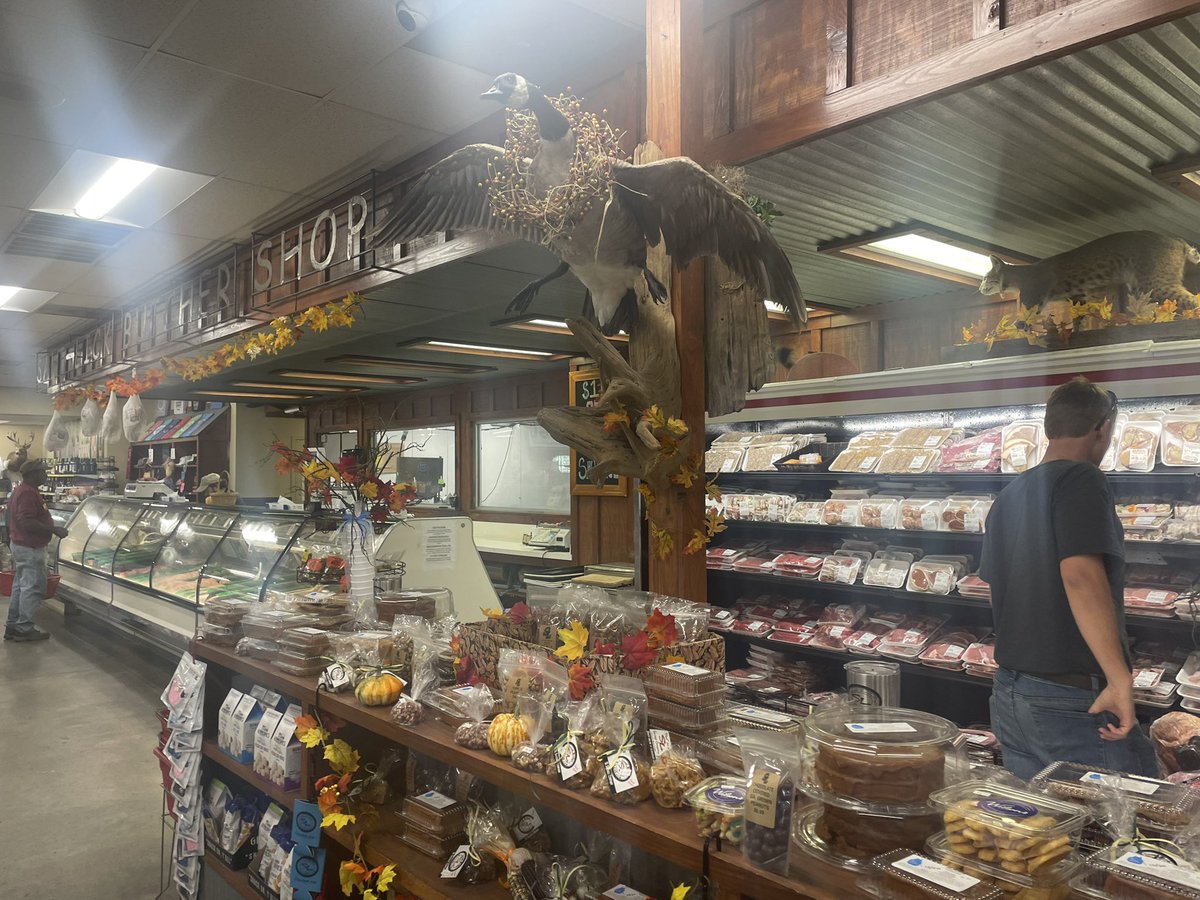 NorthATLsFinest's tweet photo. If you’re on the campaign trail for @ReverendWarnock and you can stop at the Sausage Company in Leesburg, then you stop at the Sausage Company. The South’s best according to experts behind the sign! #gapol #workingforgeorgia https://t.co/ApIWswvJai