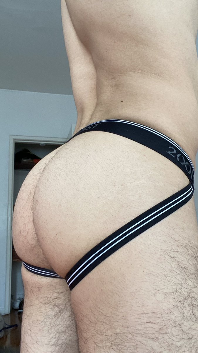 eddxed's tweet photo. Unas en jockstrap. Debería probar unas fotos en tanga? 🤔 díganme que opinan y que más quieren ver 😉😏 https://t.co/hC3rYAZyey