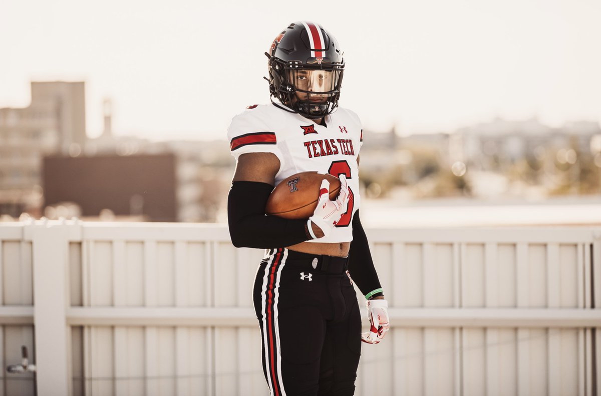 UNISWAG's tweet photo. Throwback unis for @TexasTechFB 

#uniswag https://t.co/LsO0zNOWKo