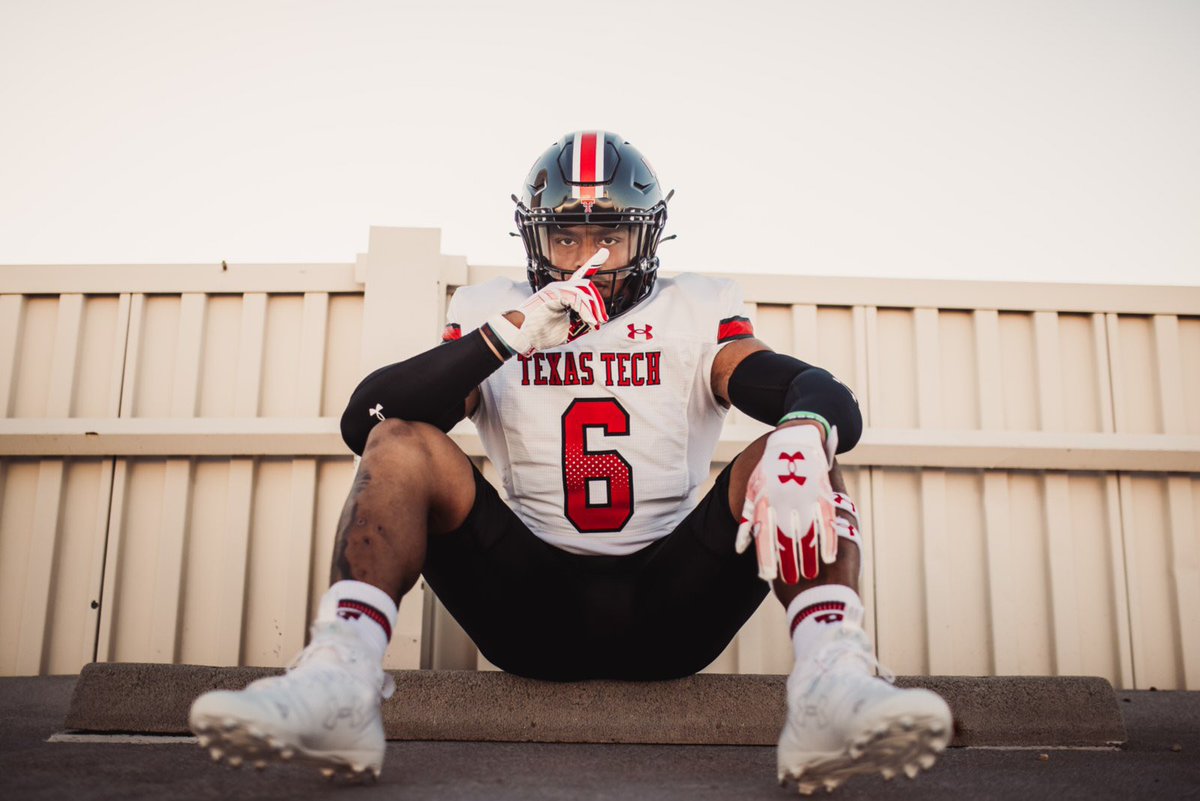 UNISWAG's tweet photo. Throwback unis for @TexasTechFB 

#uniswag https://t.co/LsO0zNOWKo