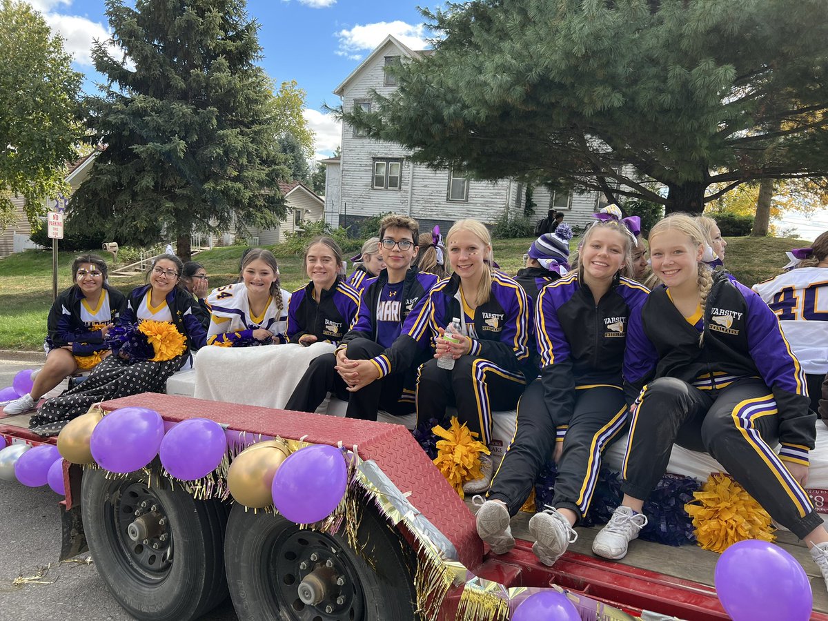 Monarch_Cheer's tweet photo. Beautiful day for a HOCO parade!!!!  Good luck tonight Monarchs!! 💜💛 https://t.co/Rh8ZpJQkQV