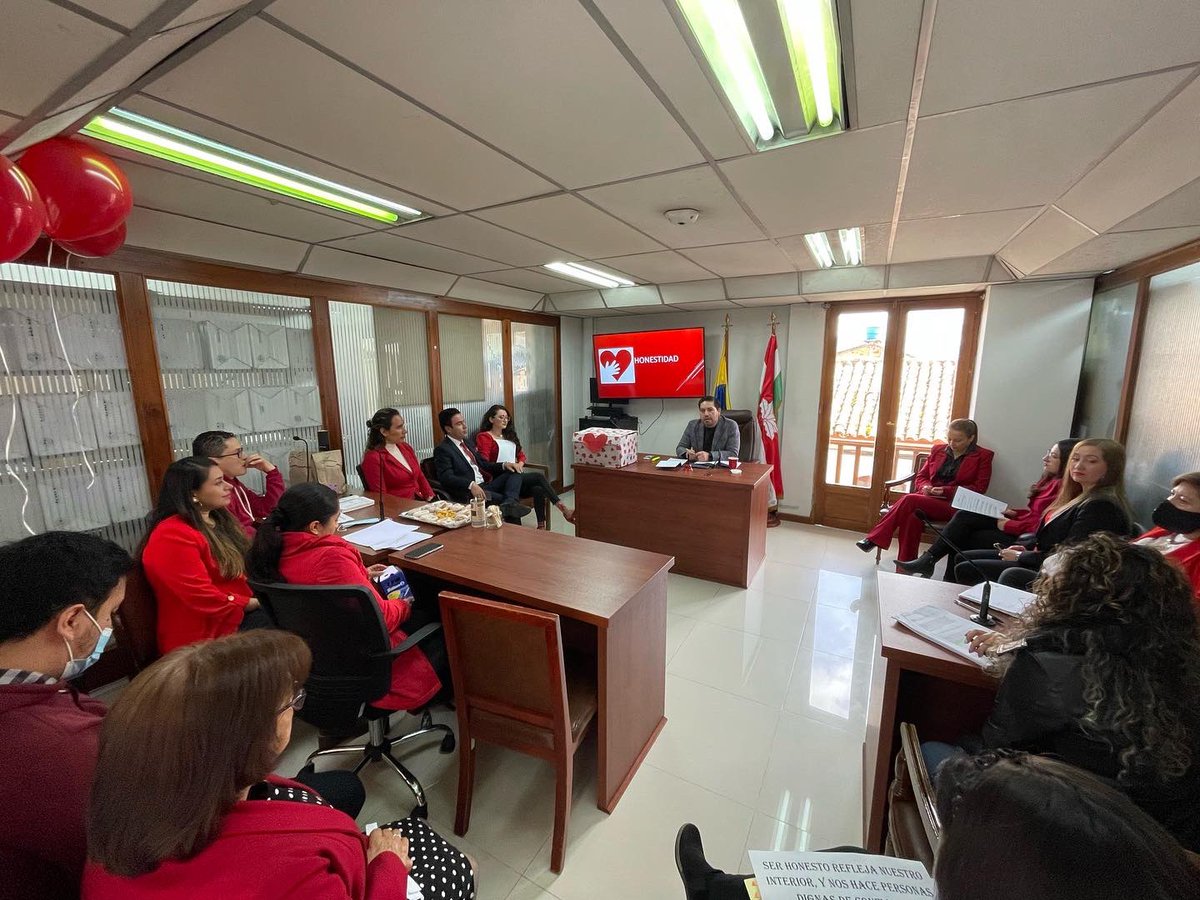 ControlDiscBoy's tweet photo. Honestidad: Siempre digo la verdad, incluso cuando cometo errores, porque es humano cometerlos, pero no es correcto esconderlos. #GobernaciónBoyacá #BoyacáAvanza #OACID #Codigodeintegridad https://t.co/MFtTrLSogi