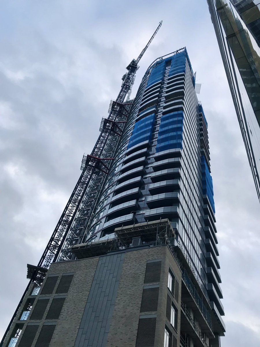 TheStephenShard's tweet photo. Aspen at Consort Place Construction today 🏗🏙 7th October 2022 #London #CanaryWharf #IsleOfDogs #MarshWall #Aspen #ConsortPlace #AspenAtConsortPlace #LondonConstruction #Construction #LondonPhotography https://t.co/P3hRtqQ1Z8