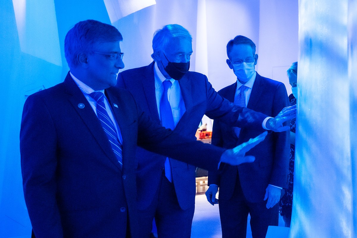 museumofscience's tweet photo. Thank you to @SenMarkey and @NSF @DrPanch for visiting the museum today and highlighting the crucial partnerships between government, industry, academia, and research in advancing science and technology for all! Shout out for keeping it cool in our exhibit, Arctic Adventure🐧😎 https://t.co/W72C0hCBwR