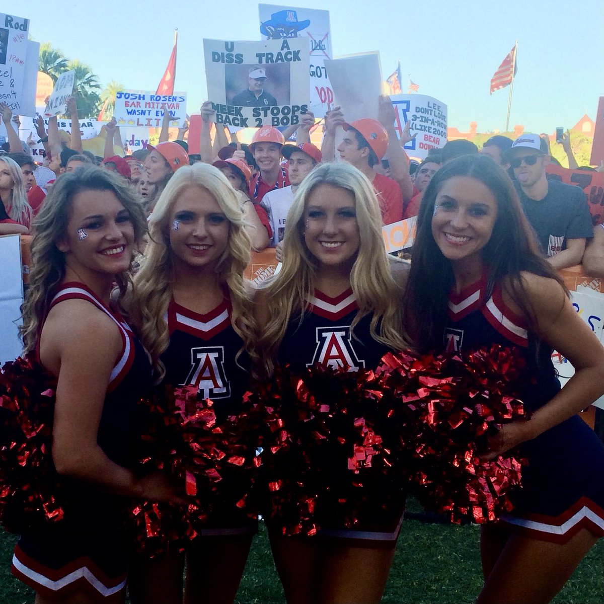 This is the last time U Of A sold out Arizona Stadium - my freshman year ESPN College Gameday against UCLA in 2015. It’s a good day for my Wildcats❤️🤍💙 #BearDown