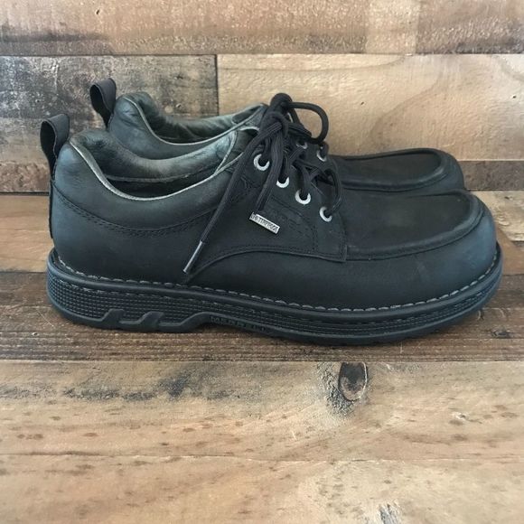 ChristianeElls's tweet photo. So good I had to share! Check out all the items I'm loving on @Poshmarkapp from @buffy_star #poshmark #fashion #style #shopmycloset #clarkscollection #merrell #reebok: https://t.co/uYSNOztHIU https://t.co/YCJFxAUEVb
