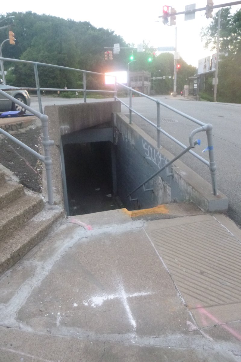 PittsburghTrail's tweet photo. Bigelow is in the news
Here are images of a pedestrian tunnel under Bigelow https://t.co/POPAv2LfL2