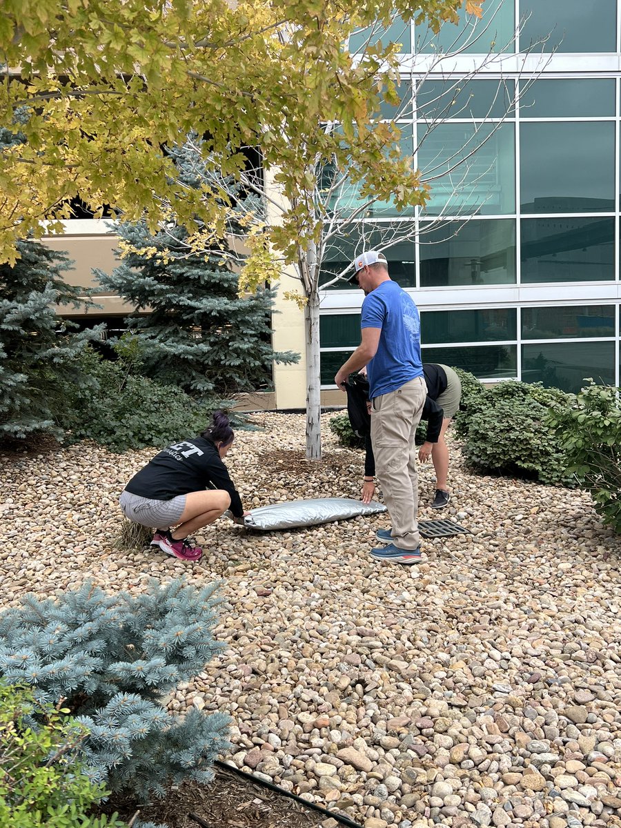 Makin shelters and fire with <a href="/garnert10s/">Tari Garner</a> here at the <a href="/SHAPE_Colorado/">SHAPE Colorado</a> convention!! Great session to incorporate an Outdoor Education curriculum!! #SHAPECO #SHAPECO2022