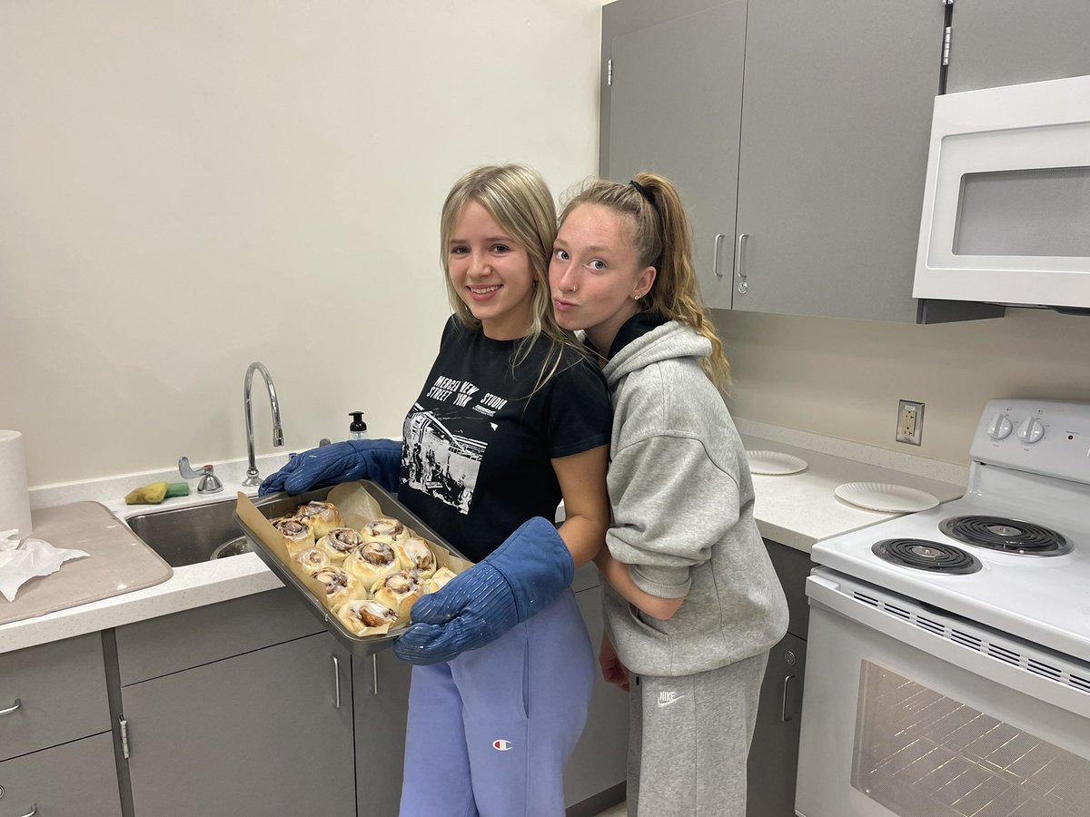 mjbartchak's tweet photo. Busy day in FCS at East! Class Trip, Cinnamon Buns, and Babies!!! I love my job!!! https://t.co/f50TCWgPJ5