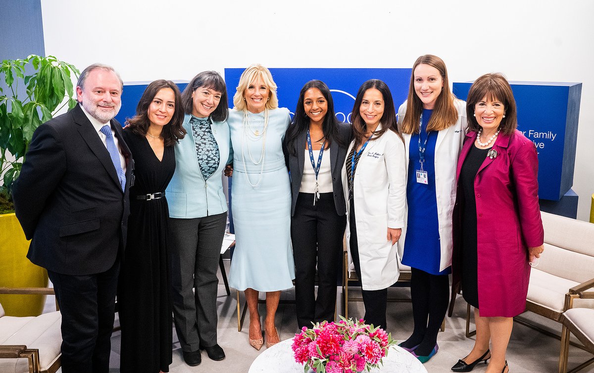 UCSFHospitals's tweet photo. Thank you, @FLOTUS, for visiting @ucsf!  The First Lady joined us to discuss the national #CancerMoonshot initiative, aimed at reducing the #cancer death rate by half in 25 years, through research breakthroughs &amp; better access to care! @Ashworth_SF @laura_huppert @NCIDirector https://t.co/gKiYseEzeW