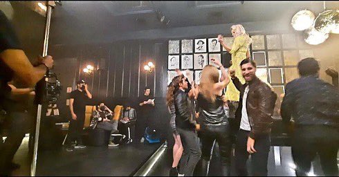 LorenaHerreraOF's tweet photo. #MakingTheVideo "NO ME IMPORTA" 🎬👑📺 @Lorenaherrera
#SiempreReinas
Fotos: @alexcejav
¡Gracias por las fotos querido Alex! 📸💥 https://t.co/USvyb7aIOs