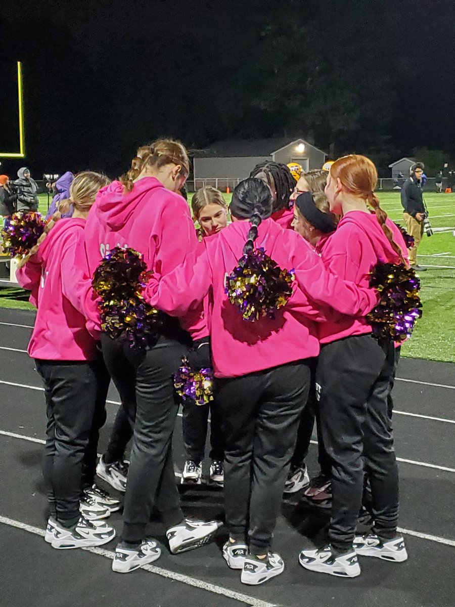 MaumeeDance's tweet photo. 🏈 FRIDAY NIGHT LIGHTS!! 🏈 Fourth home game of the season vs. Springfield - HOCO!! 💕It was Taco dinner night, "Pink Out" theme and our '21-'22 Captain Lily came back to dance!! Always a fun night out at the KAZ!! #WeAreMaumee #MDTwork #LetsDance 💜💛 https://t.co/6yGFIKmEtu