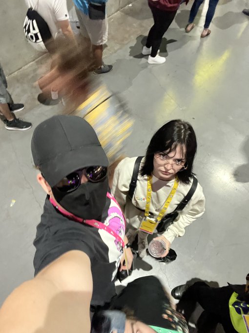 Ess!’s pics and videos