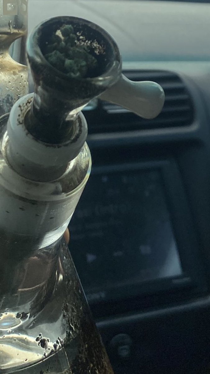 EZ954nAZ's tweet image. My night is complete. I got blocked by a pothead driving a 93 Honda civic with a sick aftermarket sound system. #comptonsfinest