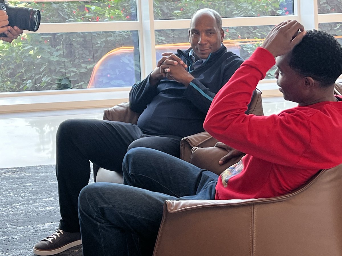blackenterprise's tweet photo. @blackenterprise CEO @EarlButchGraves & @AmericanAir Senior Manager, Emerging Technology Byron Carter engage in a powerful conversation on HBCUs & corporate DEI in the tech space during #BEHackathon https://t.co/MXQaCnO9GR